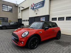 Mini Cooper 1.5 Apple carplay/Clima/Leder/Head up